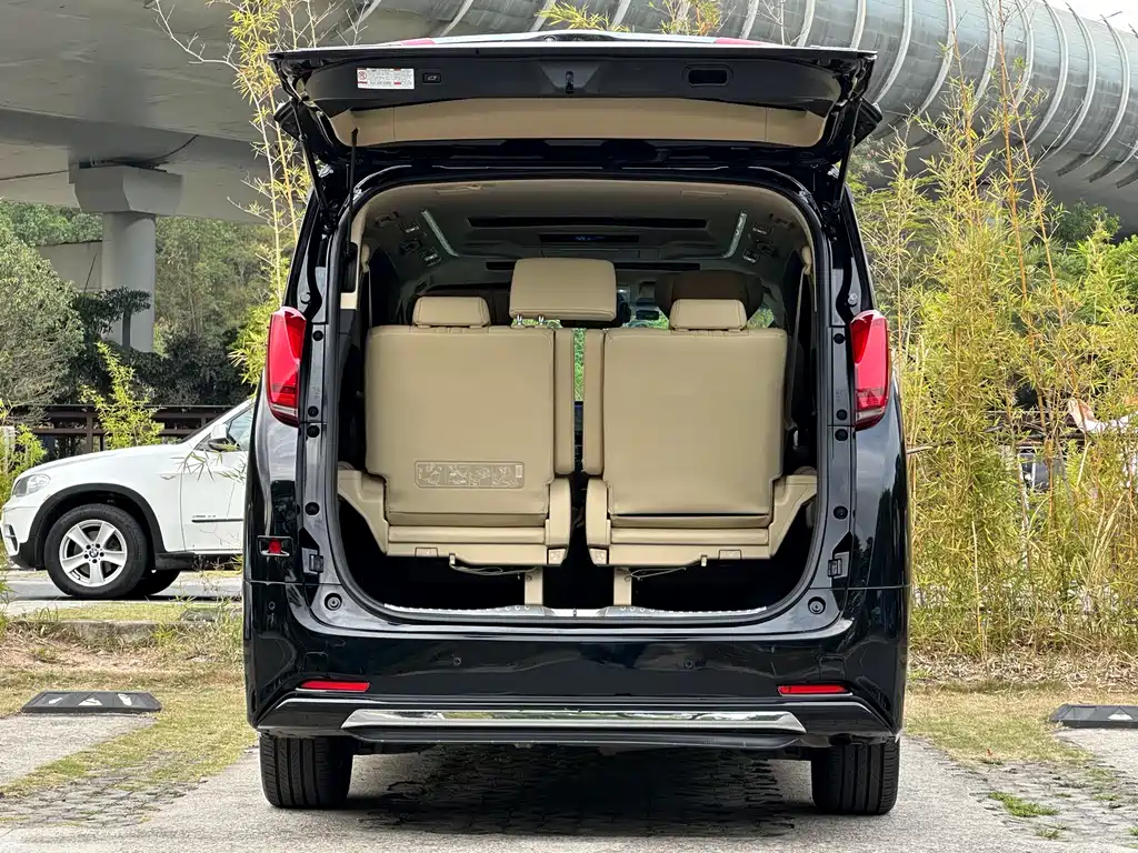 Toyota Alphard 2021 — фото 9