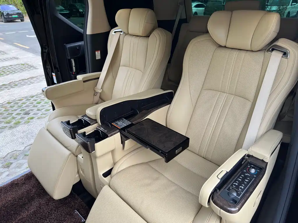 Toyota Alphard 2021 — фото 20