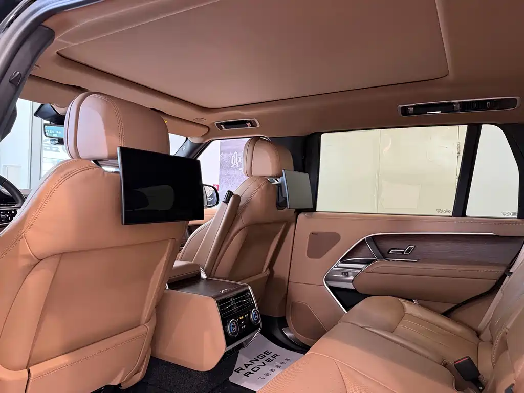 Land Rover Range Rover 2024 — фото 16