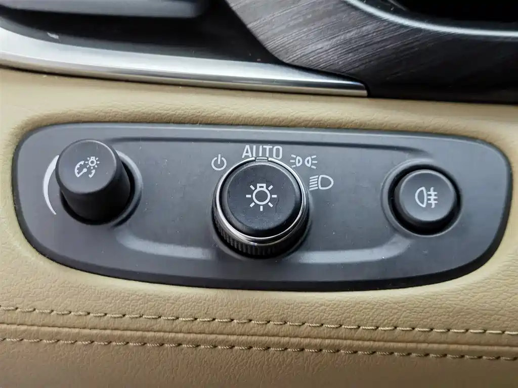 Buick GL8 2020 — фото 21