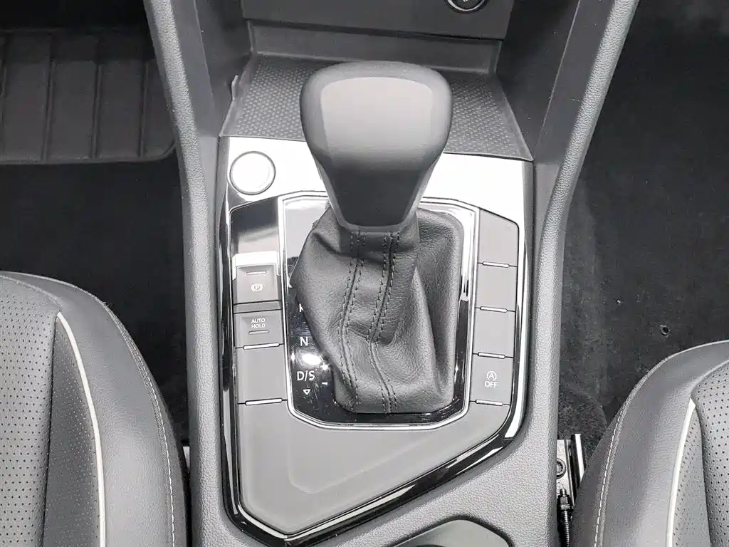 Volkswagen Tiguan L 2024 — фото 13