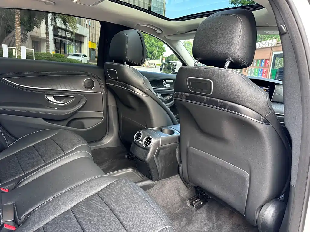 Mercedes-Benz E-Class 2018 — фото 14