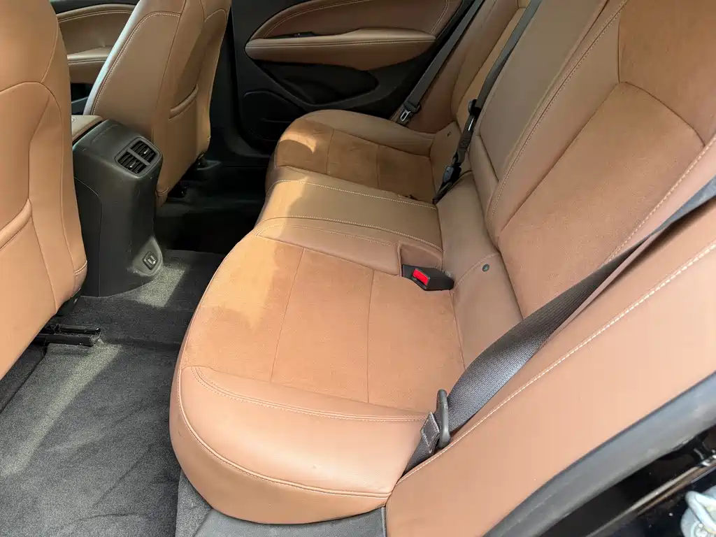 Buick Regal 2020 — фото 10