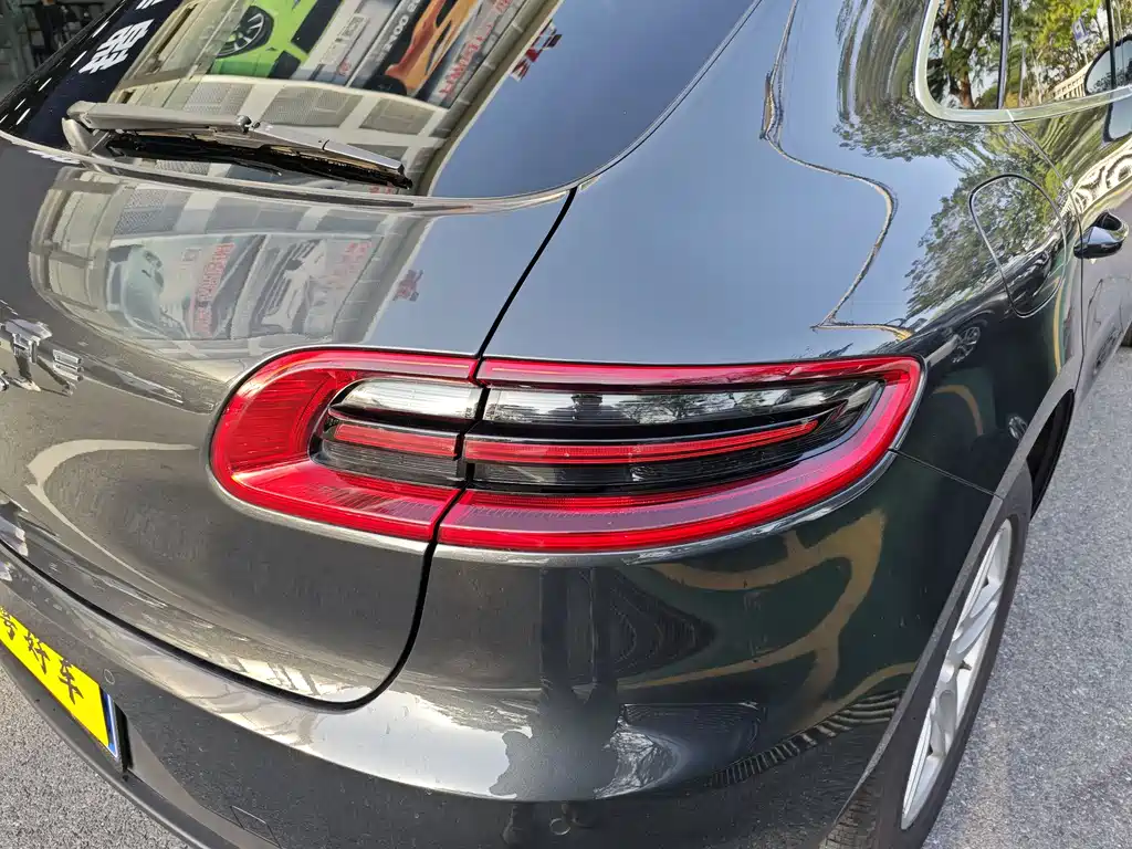 Porsche Macan 2018 — фото 28
