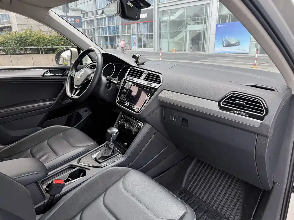 Volkswagen Tiguan L 2019 — фото 14