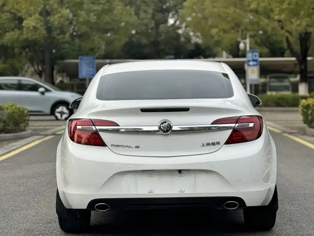 Buick Regal 2015 — фото 12