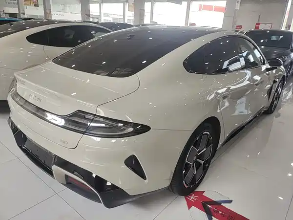 Xiaomi SU7 2025