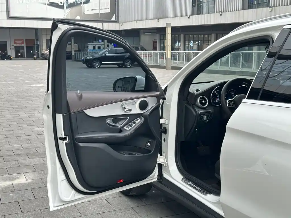 Mercedes-Benz GLC 2021 — фото 12