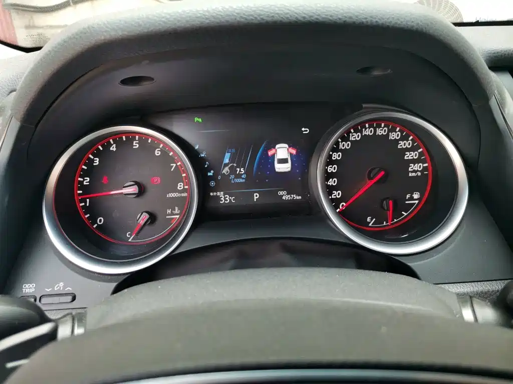 Toyota Camry 2018 — фото 12