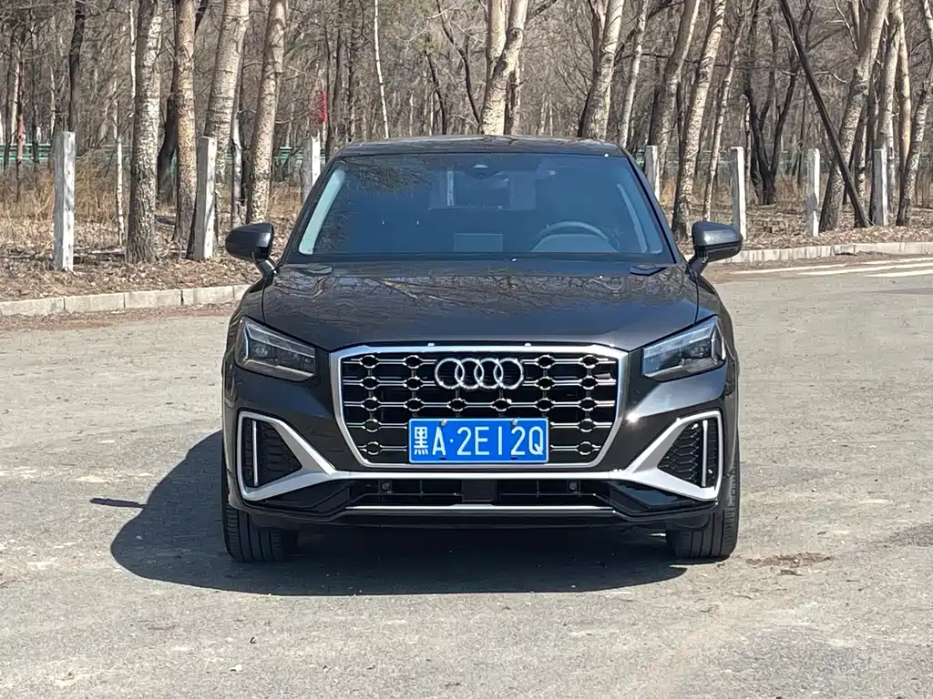 Audi Q2L 2022 — фото 2