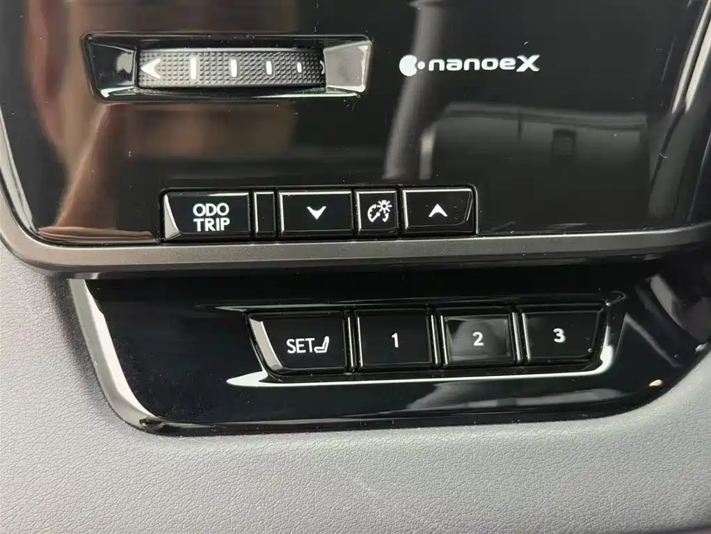 Lexus RX 2023 — фото 11