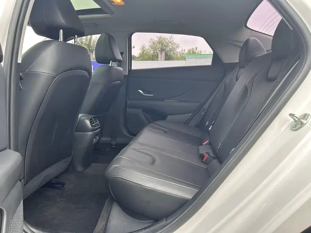 Hyundai Elantra 2023