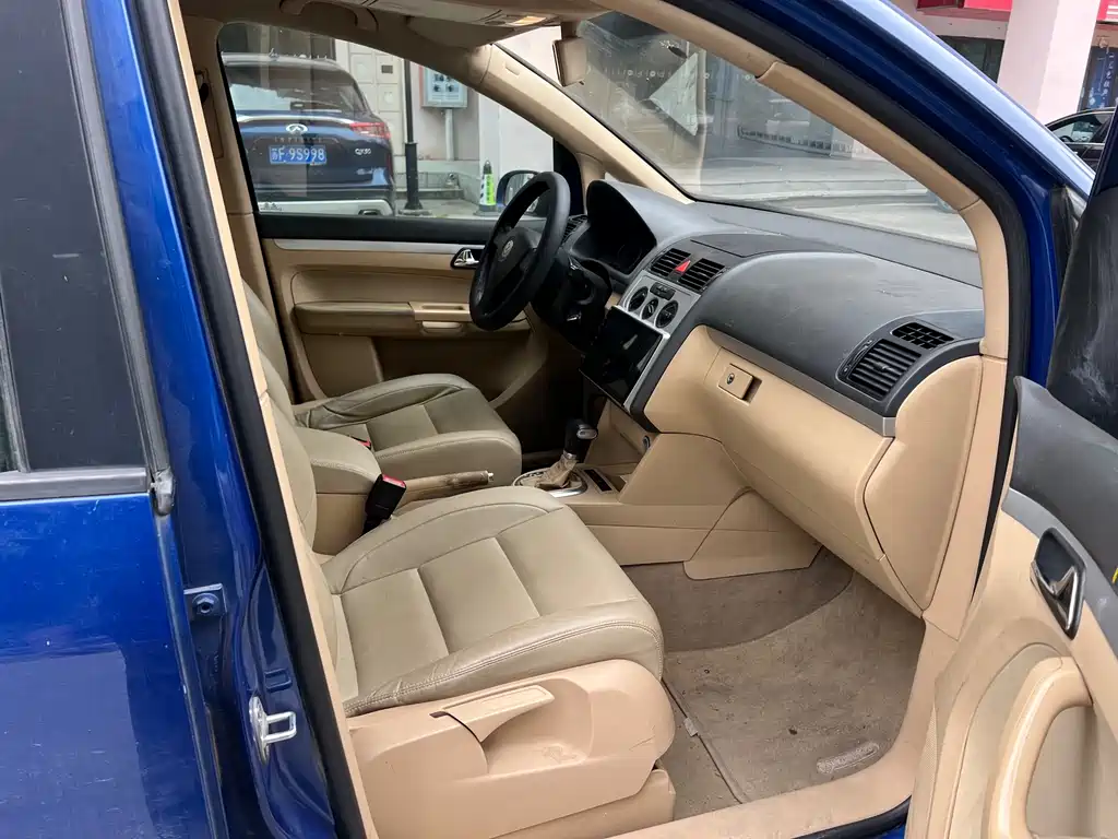 Volkswagen Touran 2010