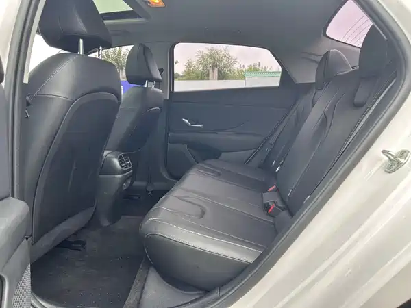 Hyundai Elantra 2023