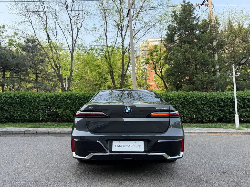 BMW i7 2023 — фото 4
