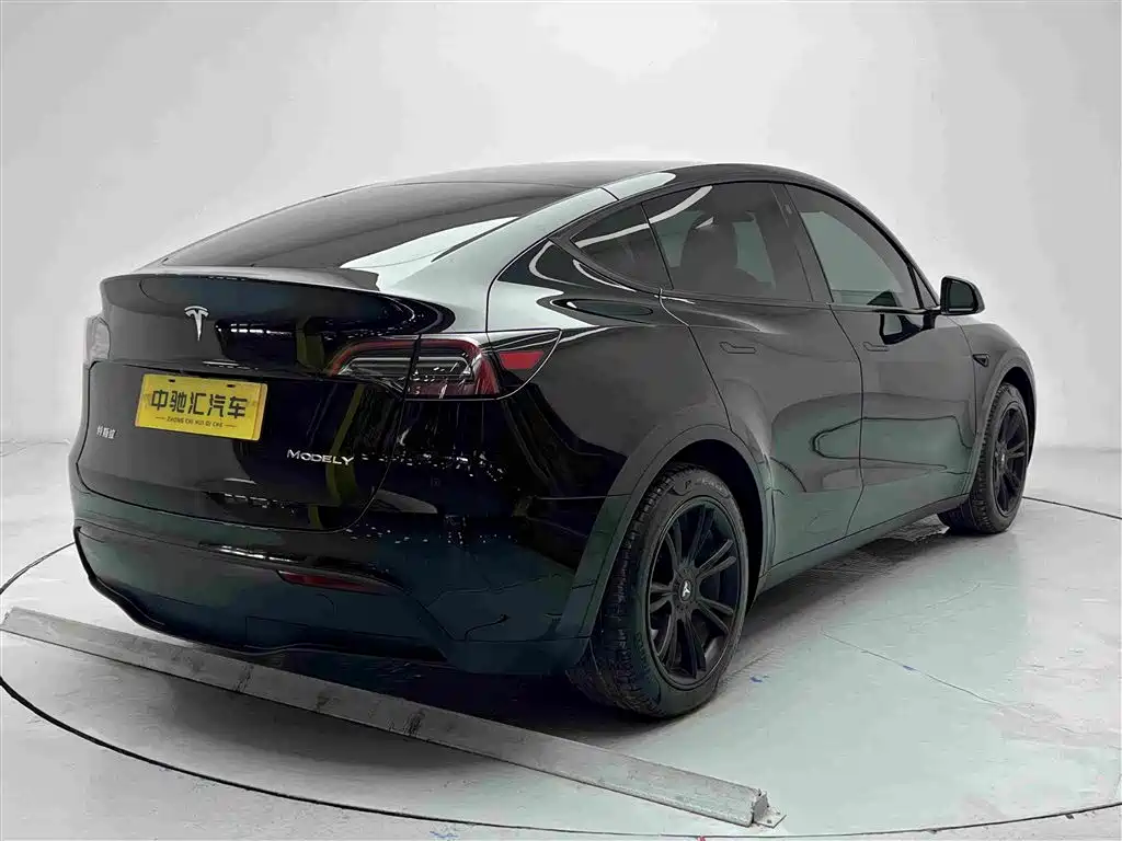 Tesla Model Y 2022 — фото 17
