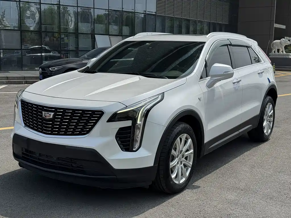 Cadillac XT4 2022 — фото 1