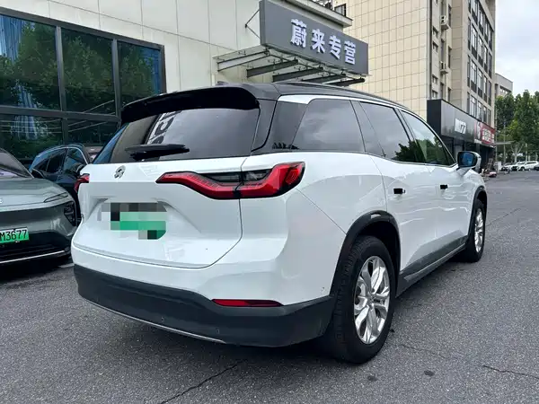 NIO ES8 2019