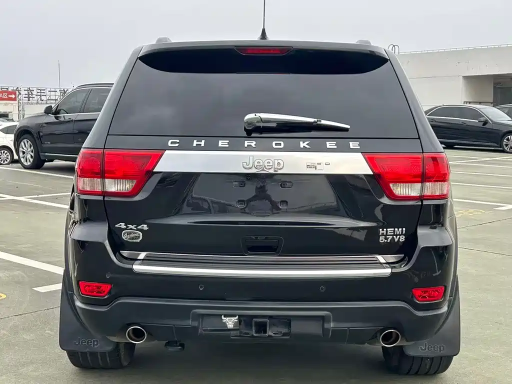Jeep Grand Cherokee 2012 — фото 6