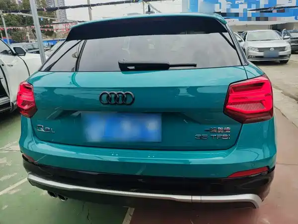 Audi Q2L 2021