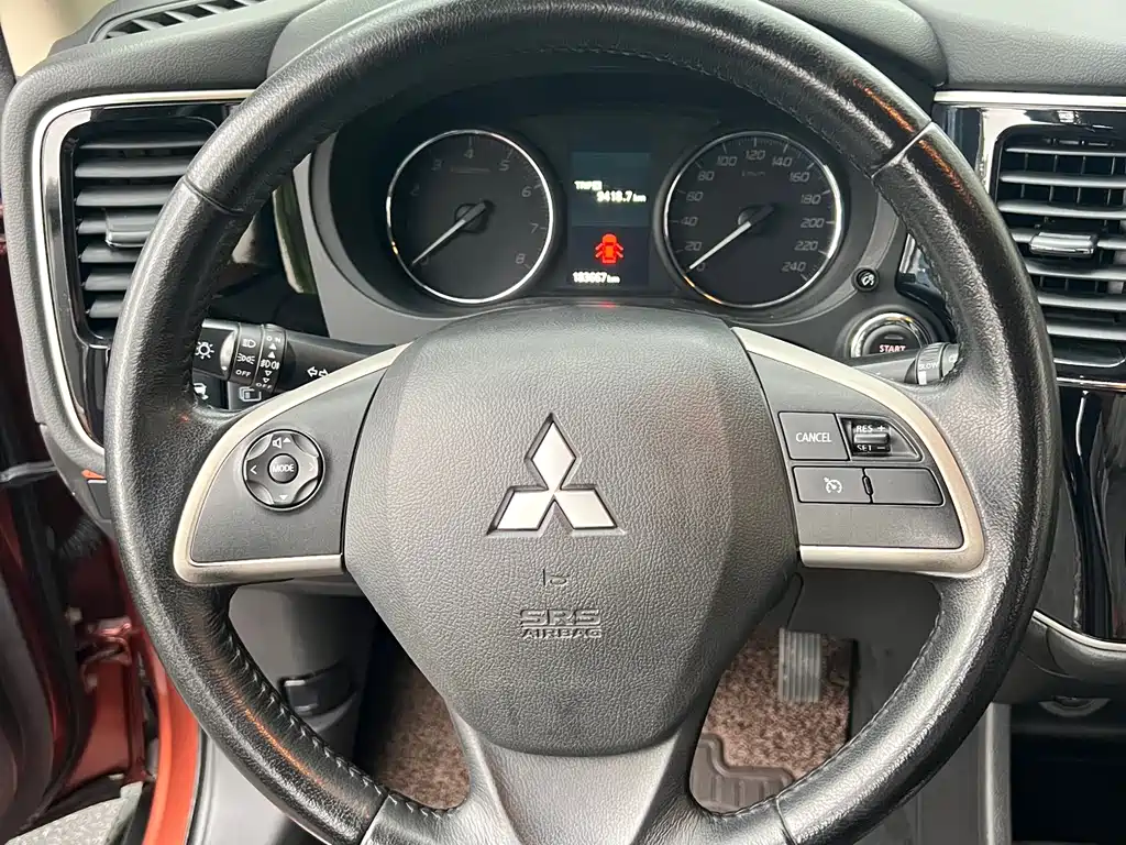 Mitsubishi Outlander 2015 — фото 21