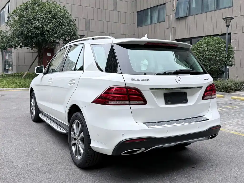 Mercedes-Benz GLE 2017 — фото 3