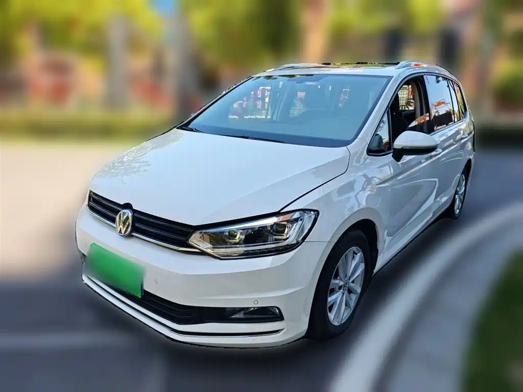 Volkswagen Touran 2018 — фото 1