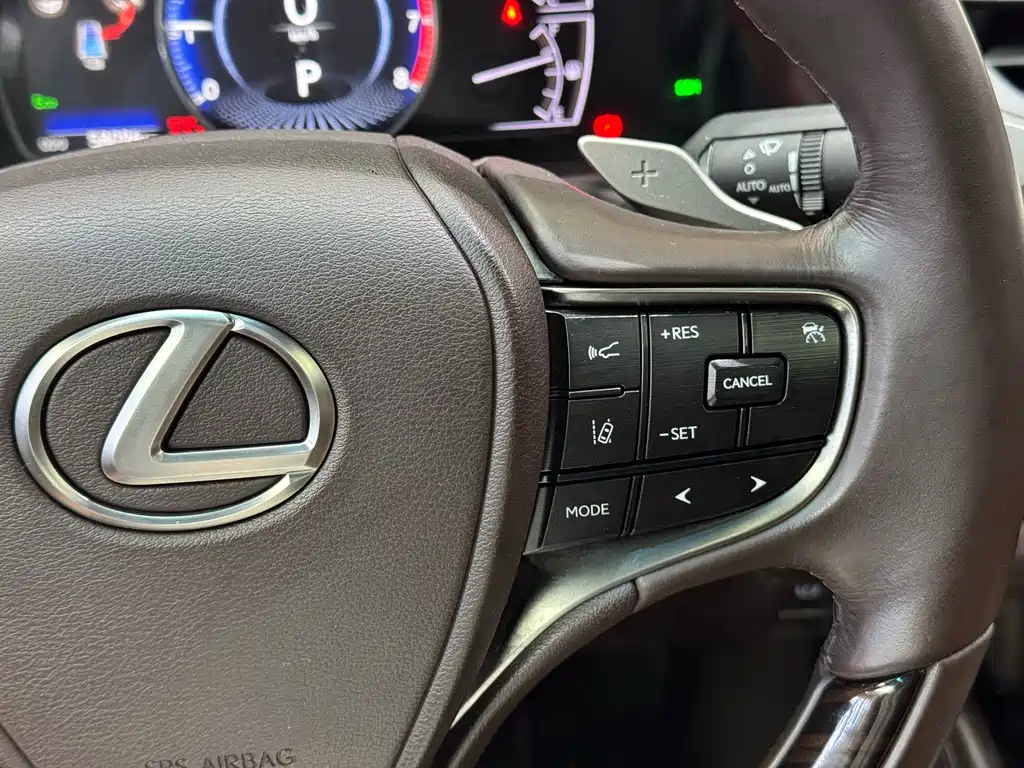 Lexus ES 2021 — фото 15