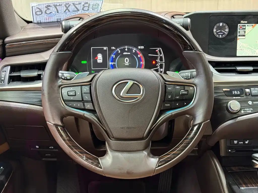 Lexus ES 2021 — фото 16