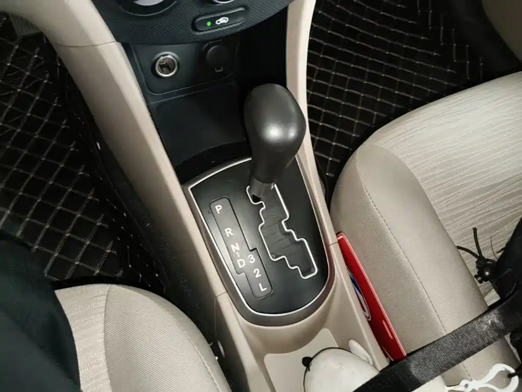 Hyundai Accent 2018 — фото 14