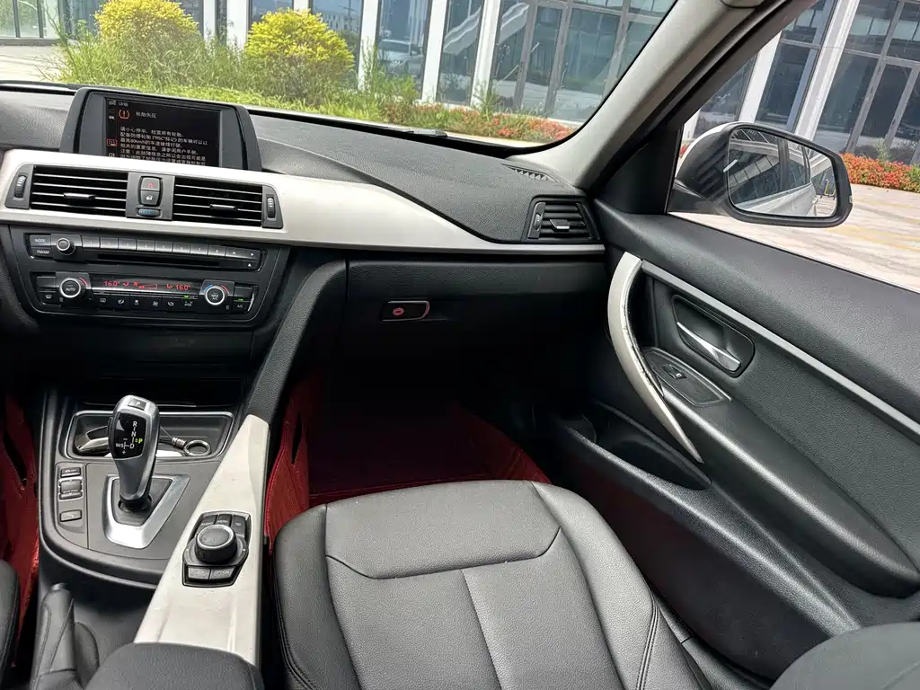 BMW 3 Series 2015 — фото 9