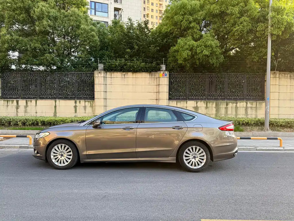 Ford Mondeo 2014 — фото 4