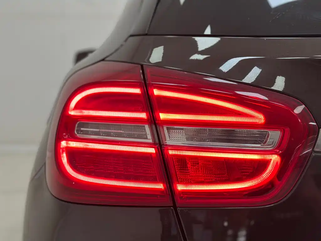 Mercedes-Benz GLA 2017 — фото 19