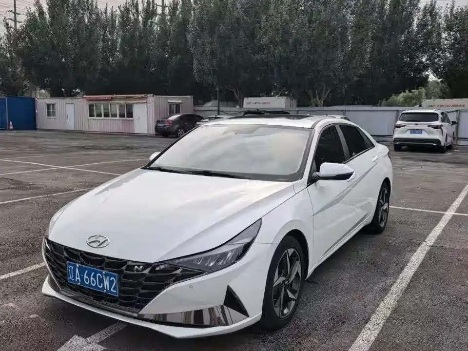 Hyundai Elantra 2023