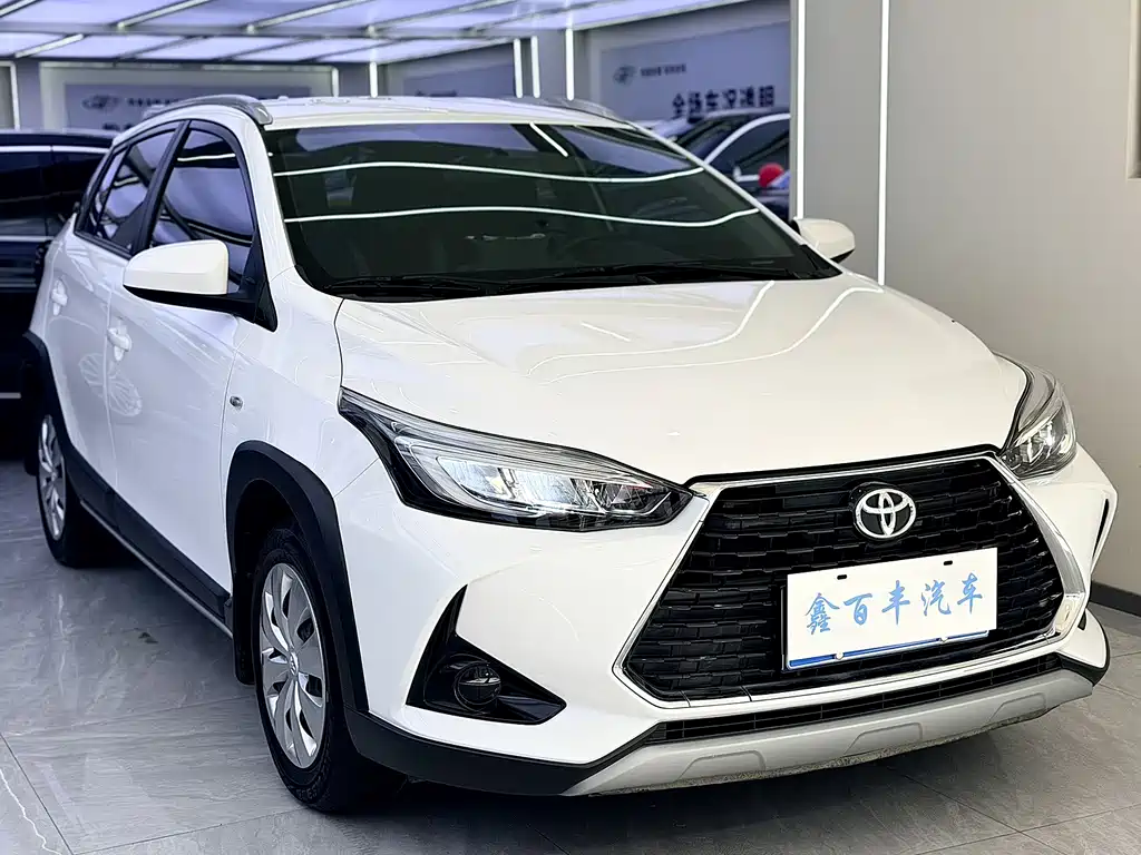 Toyota Yaris L 2023