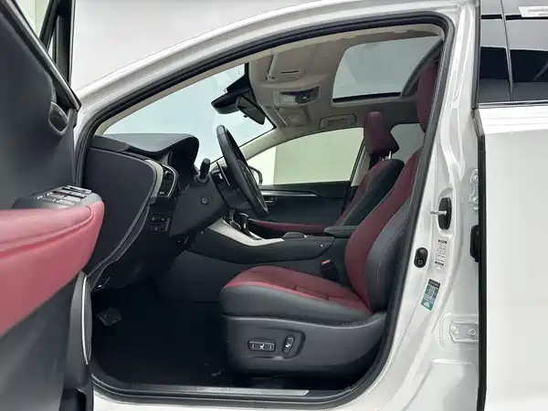 Lexus NX 2021