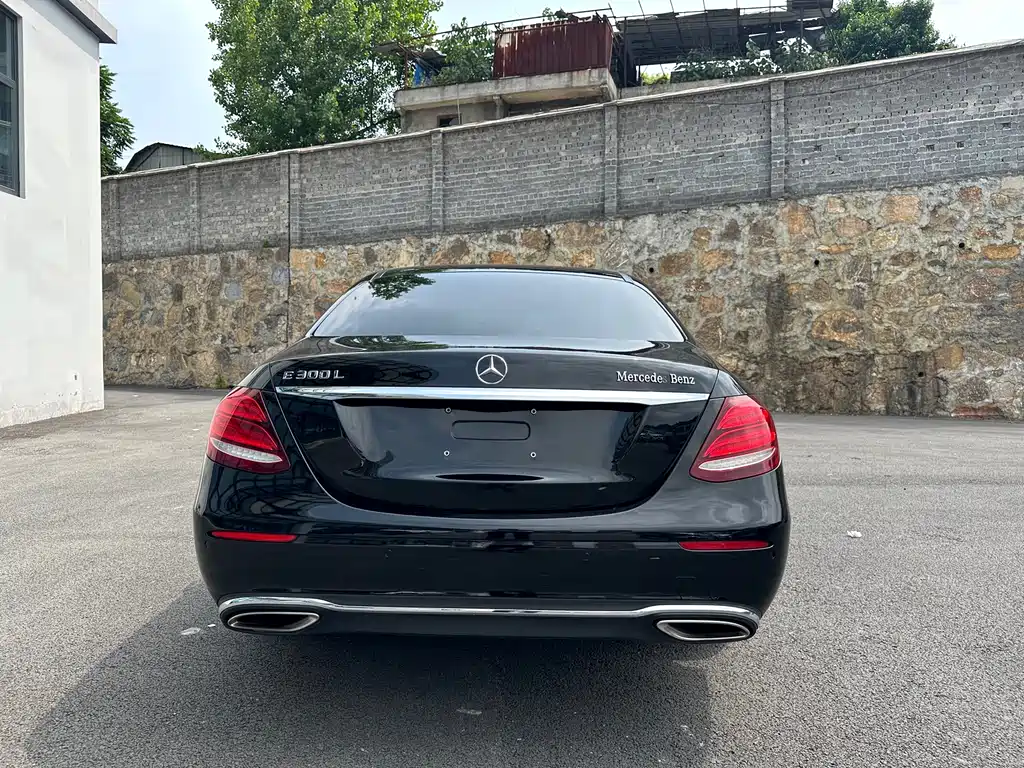 Mercedes-Benz E-Class 2017 — фото 8
