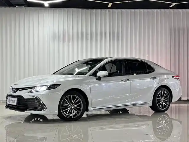 Toyota Camry 2024 — фото 9