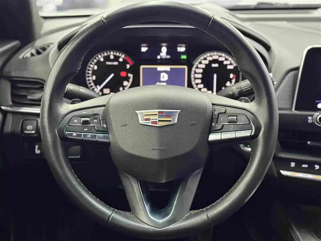 Cadillac CT4 2021 — фото 15