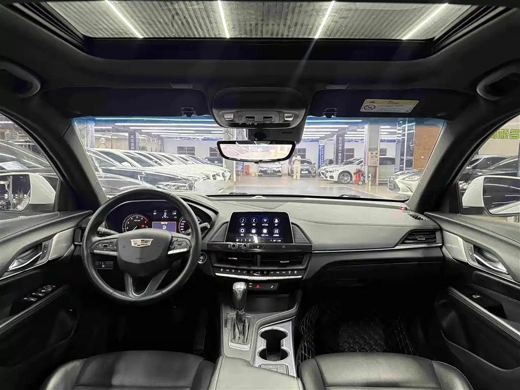 Cadillac CT4 2021 — фото 12