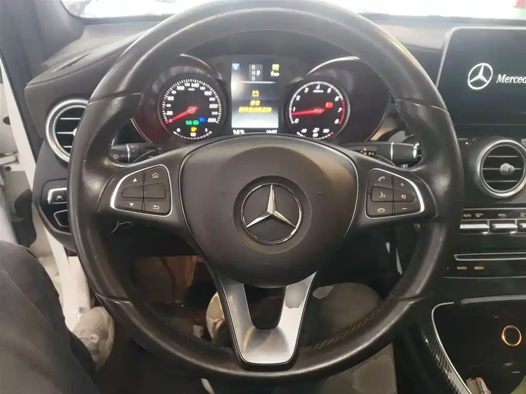 Mercedes-Benz GLC 2018 — фото 11