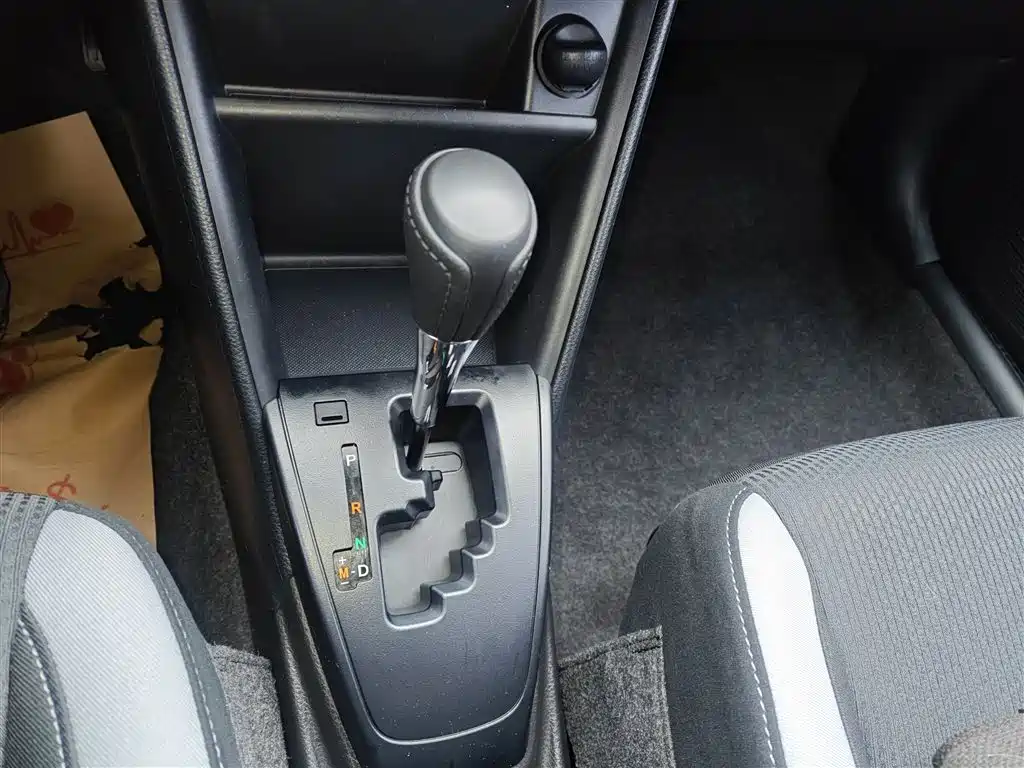 Toyota Yaris L 2020 — фото 14