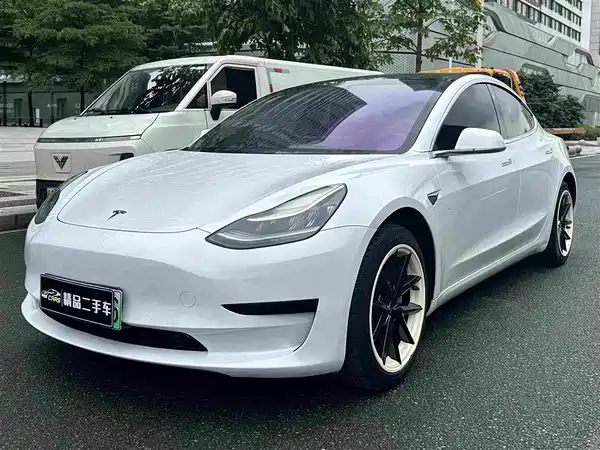 Tesla Model 3 2020