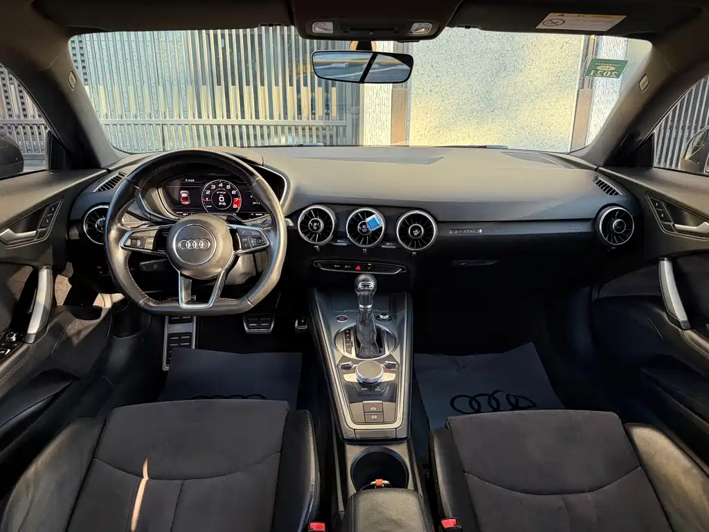 Audi TT 2015 — фото 6