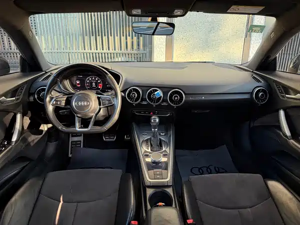 Audi TT 2015