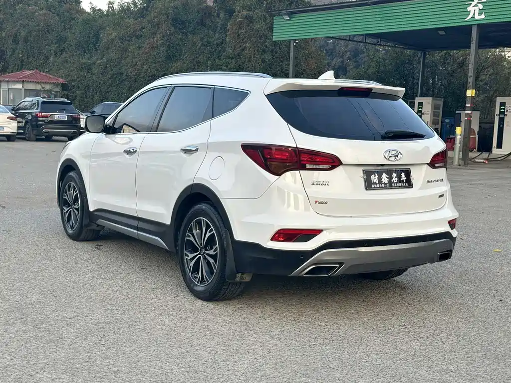 Hyundai Santa Fe 2017 — фото 14