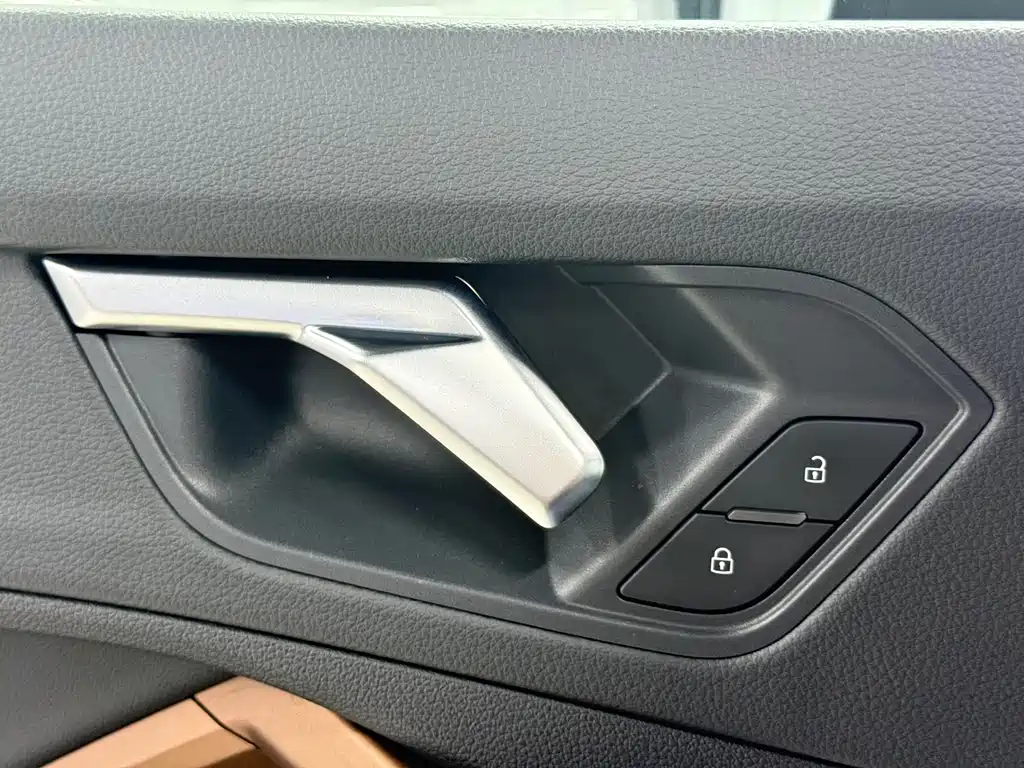 Audi Q3 2022 — фото 14
