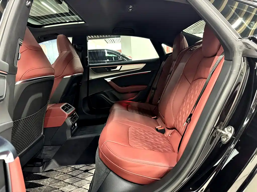 Audi A7L 2024 — фото 12