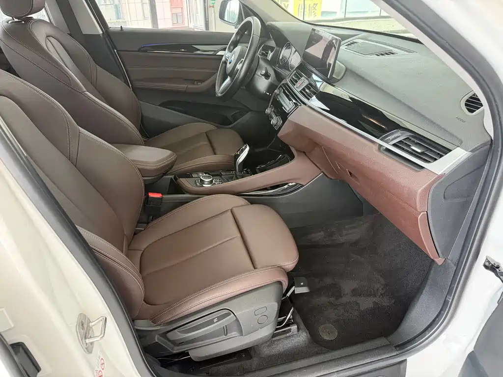 BMW X1 2022 — фото 12