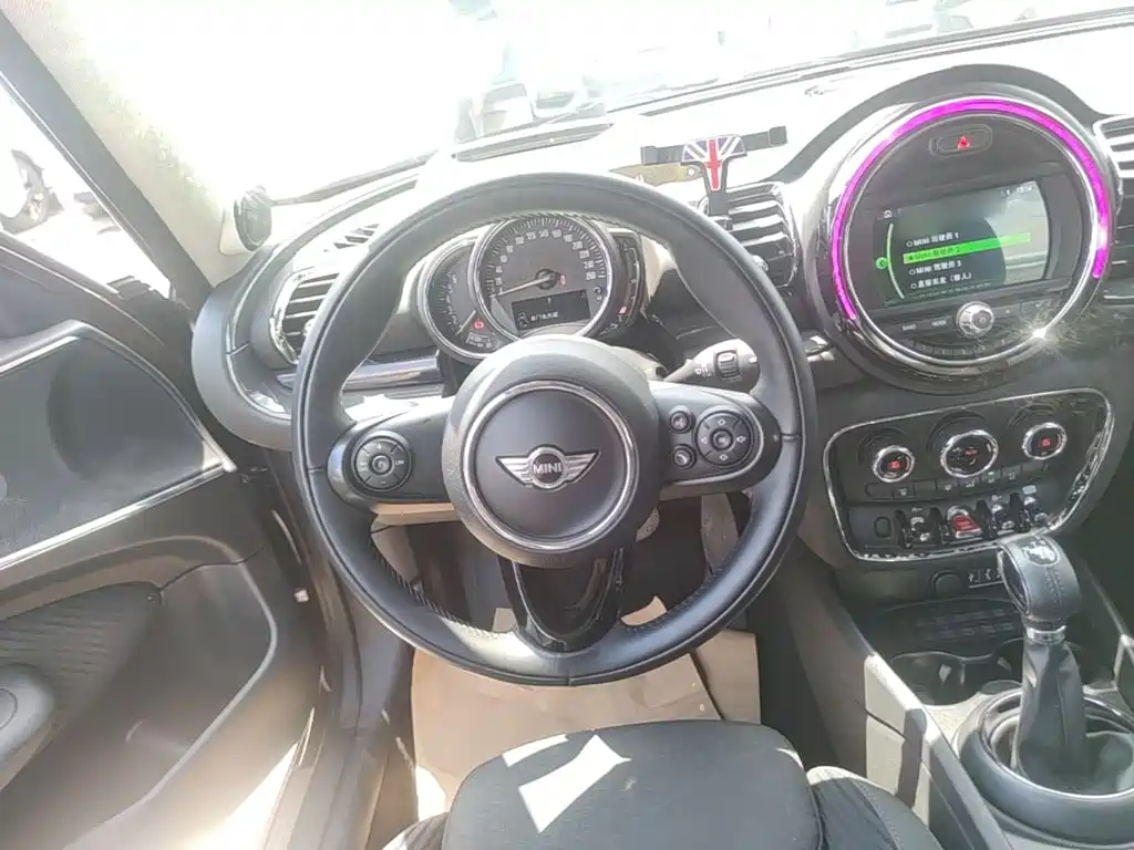 MINI Clubman 2018 — фото 11